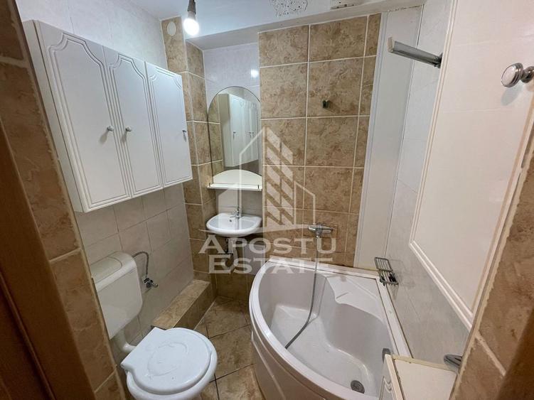 Apartament 1 camera, decomandat, zona Sagului - 1