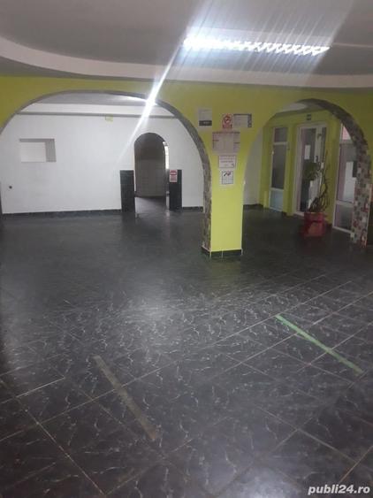 Spațiu comercial, de 550 mp, în Var