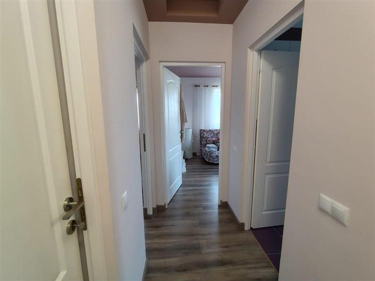 Duplex cu 4 camere cu Canalizare în Tișăuți