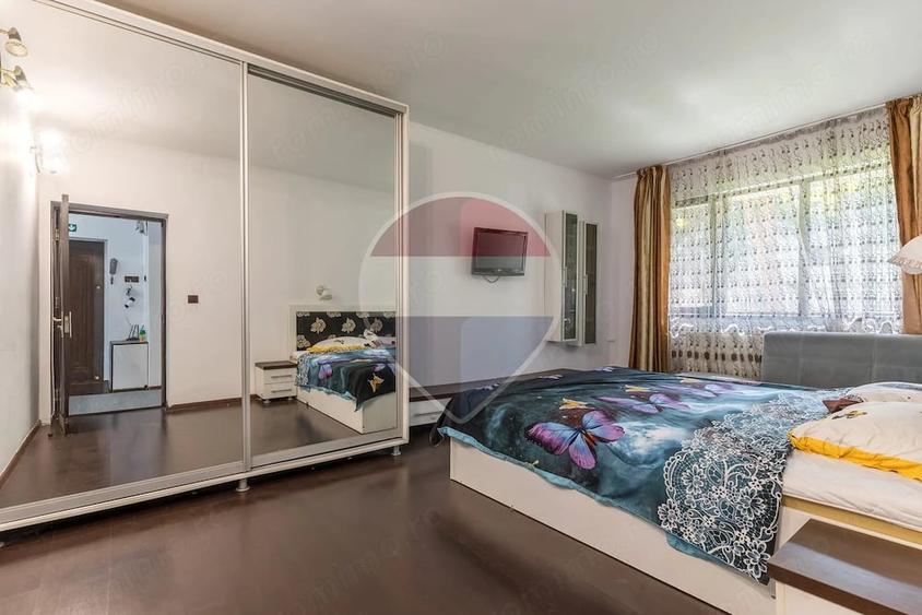 Apartament cu 3 camere decomandat în Filiași