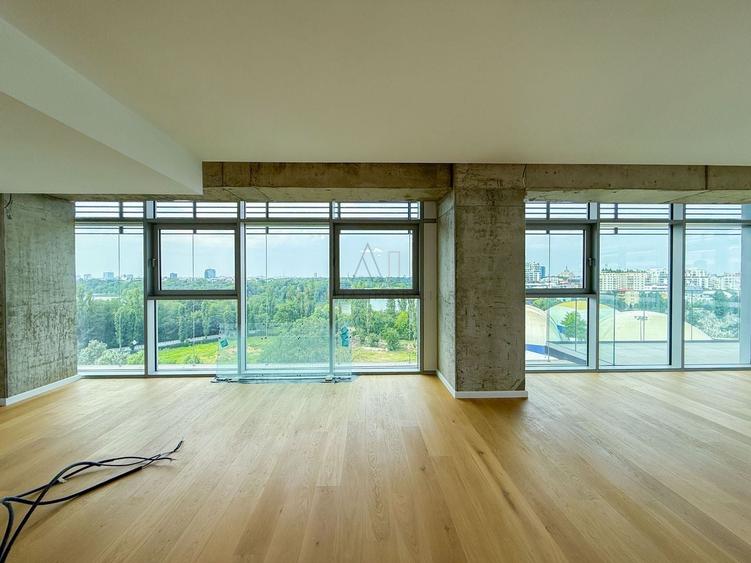 Apartament cu 5 camere semidecomandat în Aviației