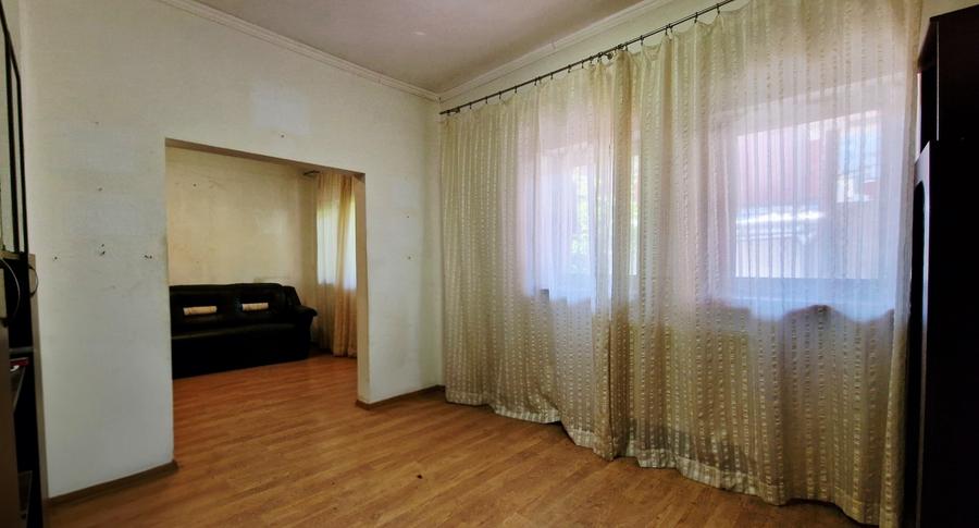 Apartament cu 2 camere semidecomandat, mobilat în 1 Mai