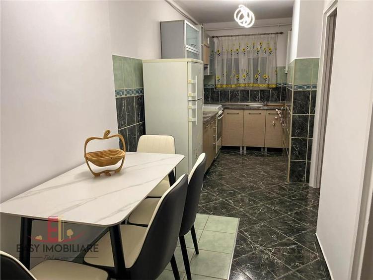 Apartament cu 2 camere decomandat, mobilat în Ultracentral