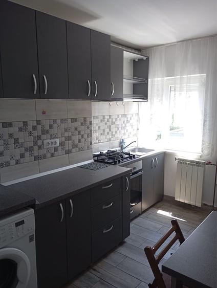 Apartament cu 3 camere semidecomandat în Iosia