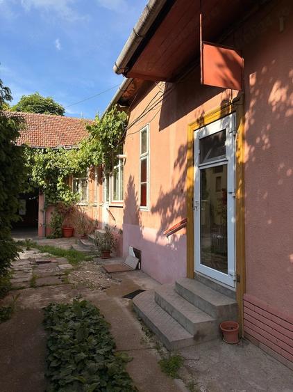 Casă cu 3 camere cu Teren 260 Mp în Central