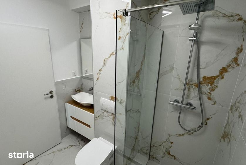 Apartament cu 3 camere decomandat în Cristian