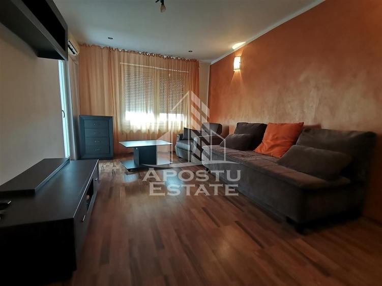 Apartament cu 3 camere decomandat, mobilat în Complex Studențesc