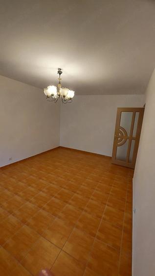 Apartament cu 2 camere decomandat în Narcisa