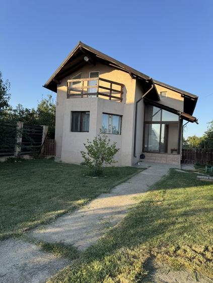 Casă individuală cu 5 camere cu Teren 470 Mp în Blejoi
