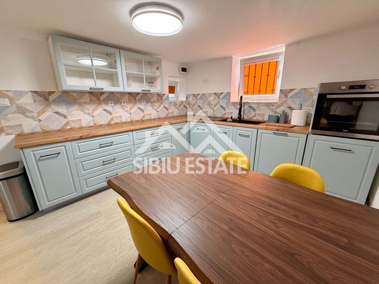 Casă individuală cu 5 camere cu Canalizare în Trei Stejari