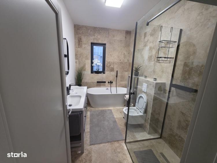 Casă cu 4 camere cu Teren 700 Mp în Livezeni