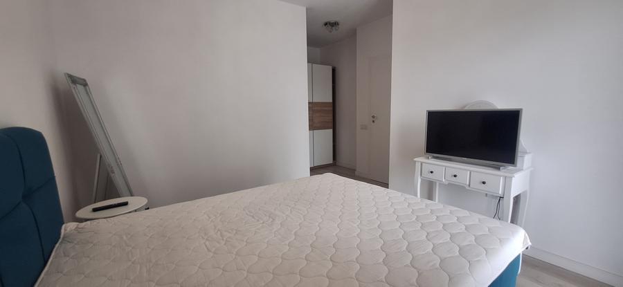 Apartament cu 3 camere semidecomandat în Florești