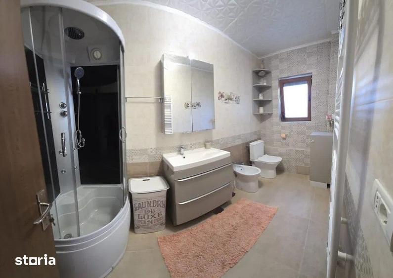 Casă cu 4 camere cu Teren 300 Mp în Agigea