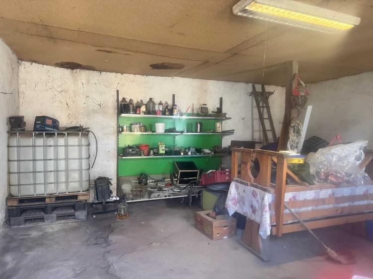 Casă cu 4 camere cu Teren 1536 Mp în Variaș