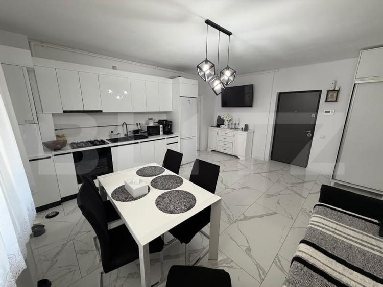 Apartament cu 3 camere semidecomandat, mobilat în Florești — fotografia 3