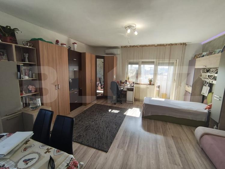 Garsonieră decomandată, mobilată în Sânmartin
