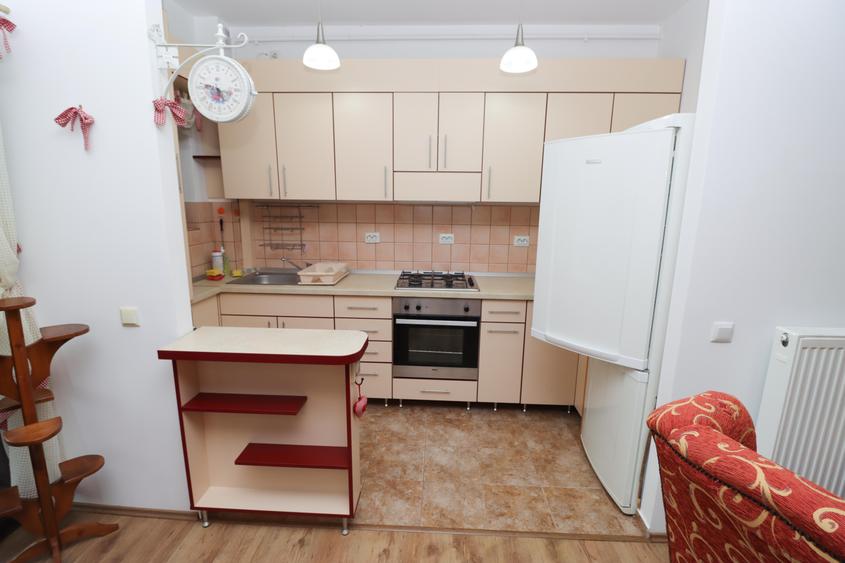 Apartament cu 2 camere semidecomandat în Piatra Arsă