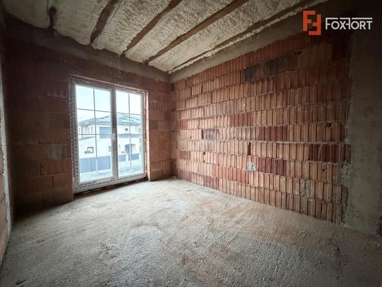 Duplex cu 3 camere cu Teren 350 Mp în Sânandrei