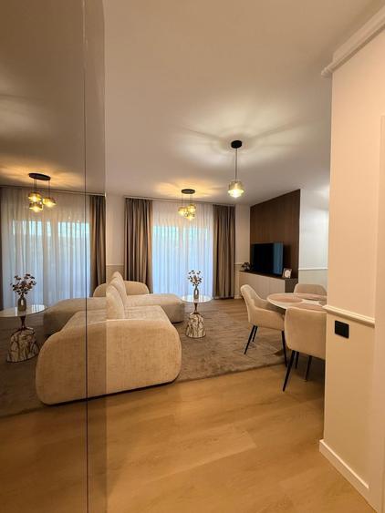 Apartament cu 3 camere semidecomandat în Florești