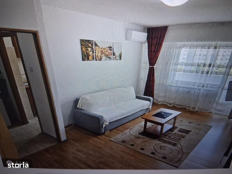 Garsonieră decomandată în Tei