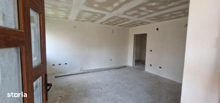 Casă cu 4 camere în Măgura