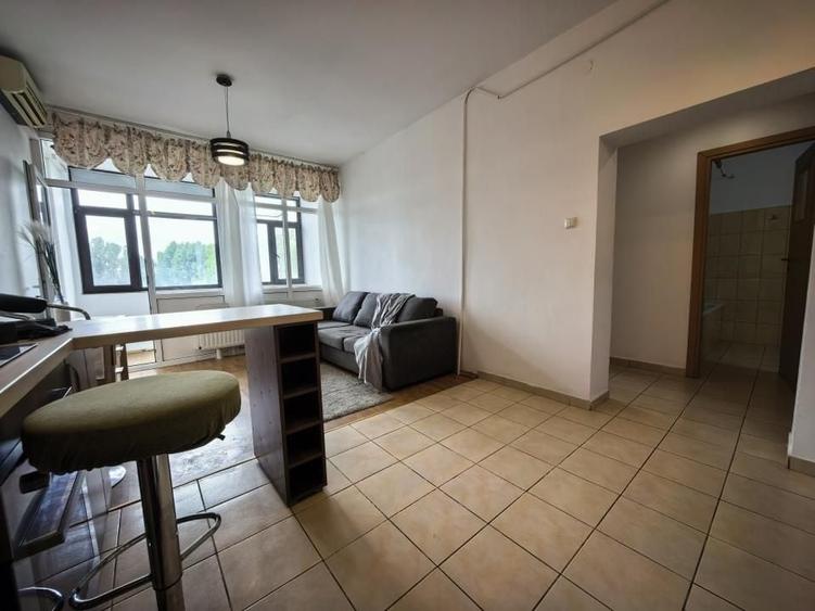 Apartament cu 2 camere semidecomandat, mobilat în Bularga