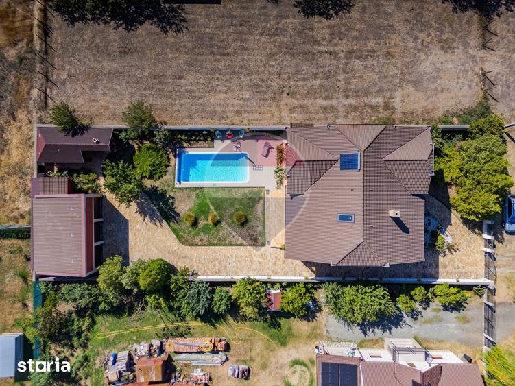 Casă cu 5 camere cu Teren 1030 Mp în Fântânele