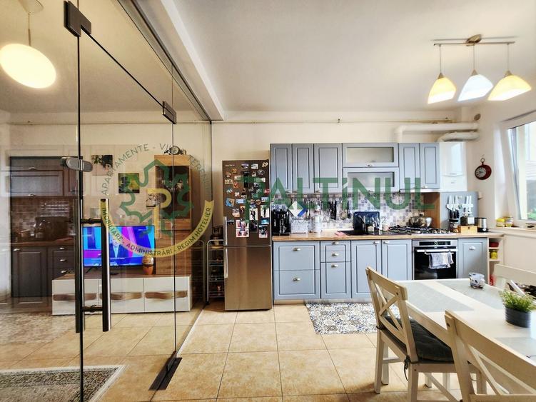 Apartament cu 3 camere decomandat, mobilat în Aeroport