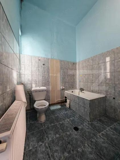 Apartament cu 5 camere decomandat în Sinaia