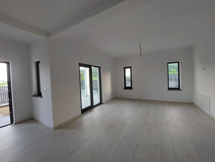 Casă individuală cu 3 camere cu Teren 276 Mp în Hemeiuș