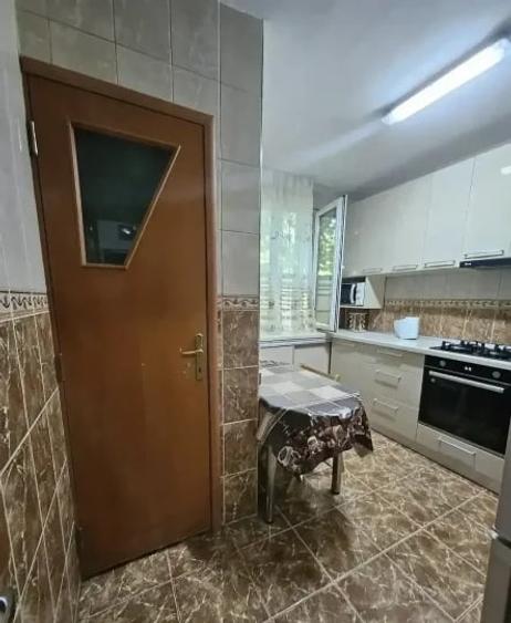 Apartament cu 2 camere decomandat, mobilat în Giurgiului