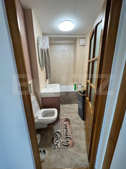 Apartament cu 4 camere decomandat în Tudor