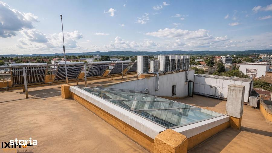 Spațiu comercial, de 2,400 mp, în Central
