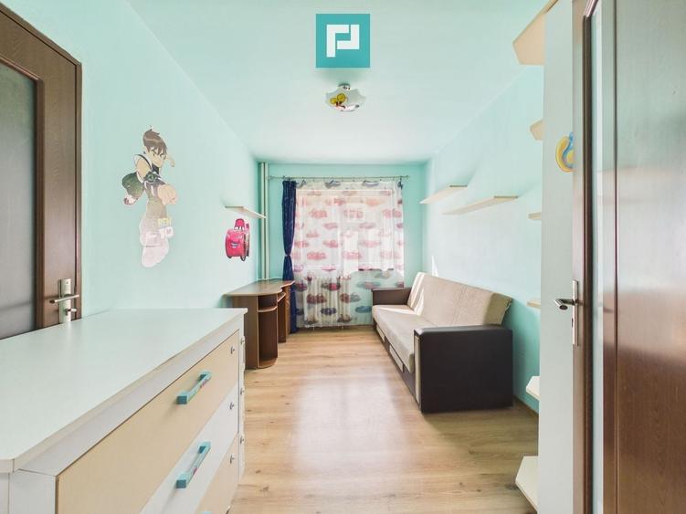 Apartament cu 3 camere decomandat, mobilat în Aurel Vlaicu