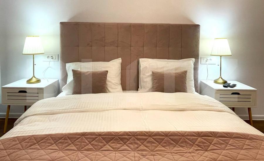 Apartament cu 2 camere decomandat, mobilat în Tractorul