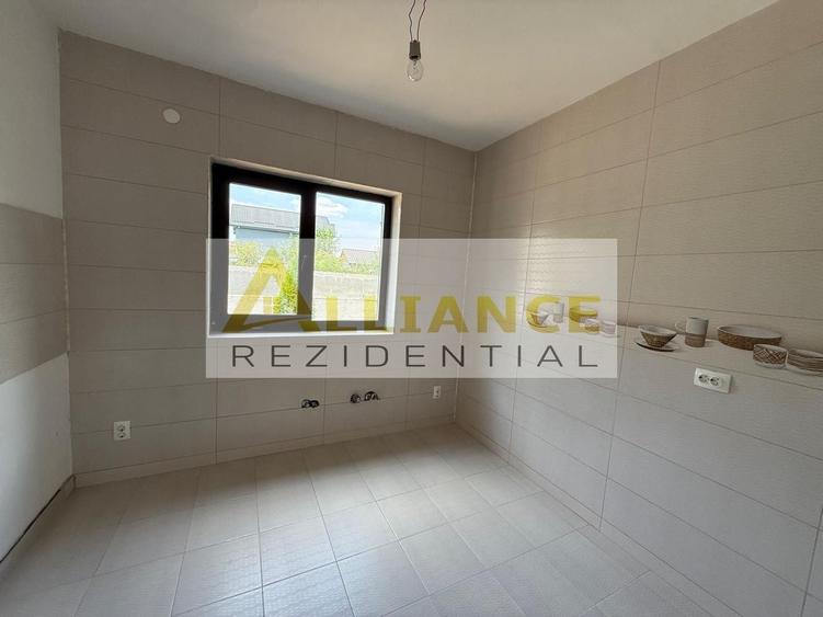 Casă individuală cu 6 camere cu Canalizare în Berceni