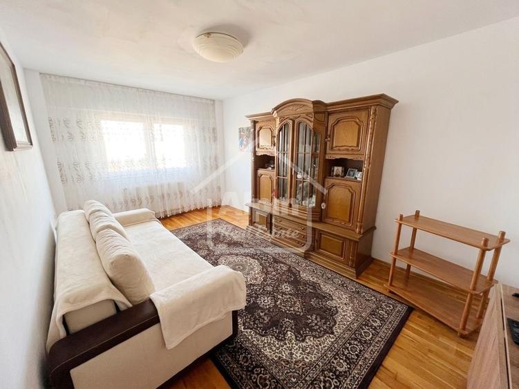 Apartament cu 3 camere decomandat în Astra