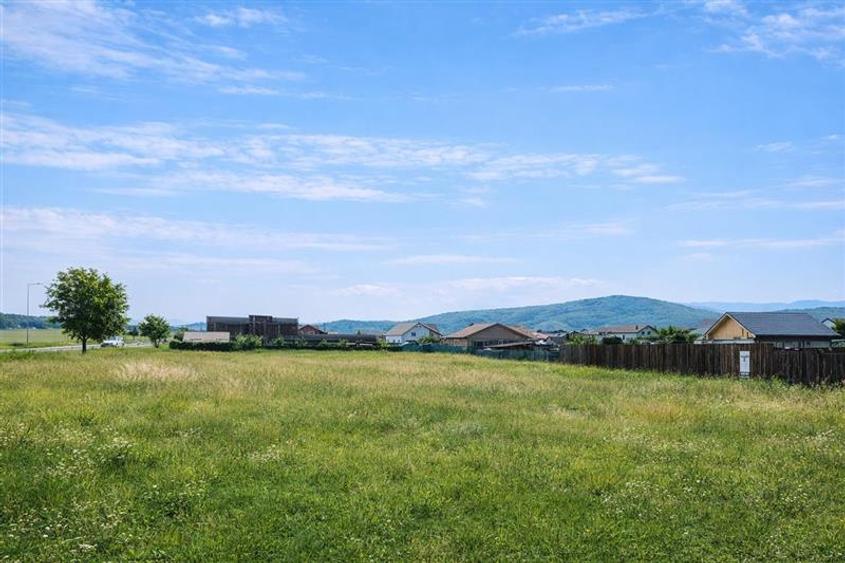 Teren Construcții intravilan de 800 mp, în Exterior Est