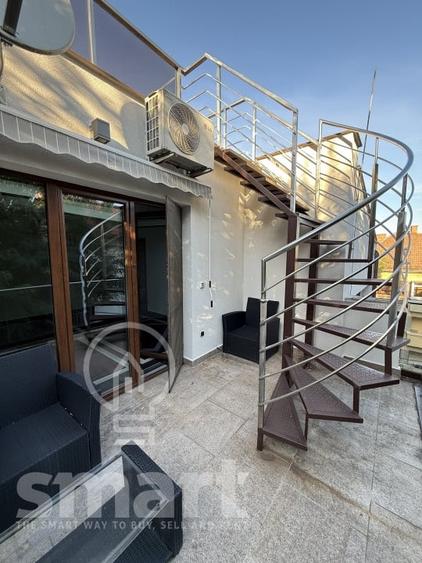 Duplex cu 12 camere cu Canalizare în Central