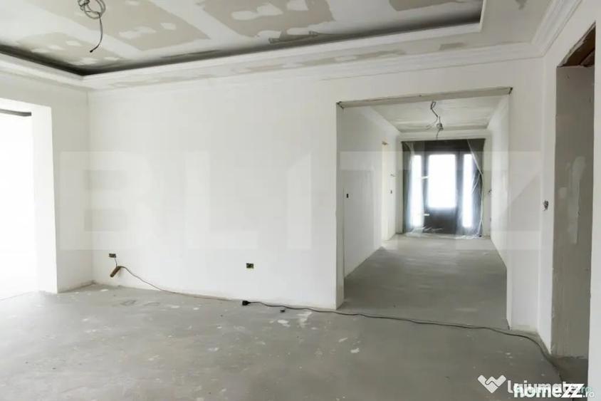 Casă cu 7 camere cu Teren 710 Mp în Ciugud
