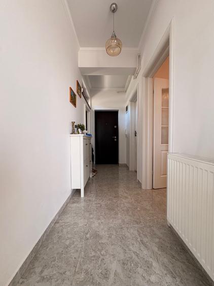 Apartament cu 3 camere decomandat, mobilat în Bucureștii Noi