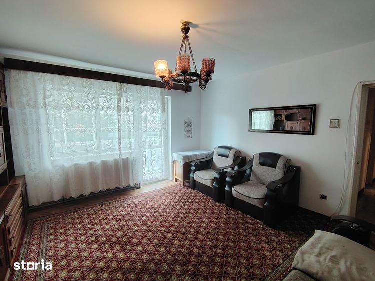 Apartament cu 3 camere în Micro 4