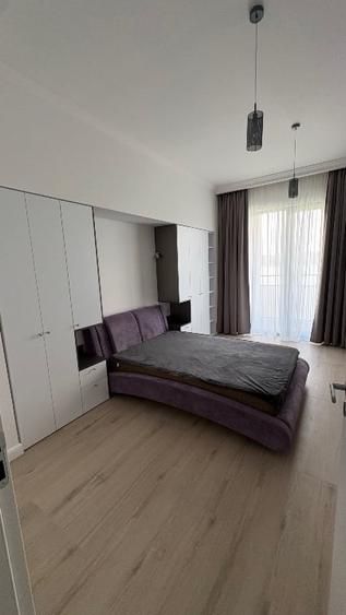 Apartament cu 3 camere decomandat, mobilat în Faleza Nord