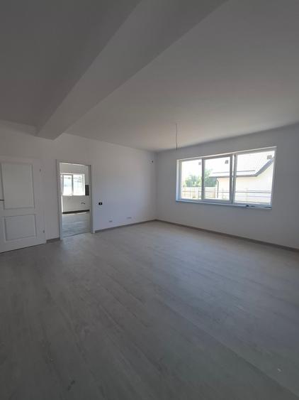 Casă individuală cu 4 camere cu Teren 420 Mp în Domnești