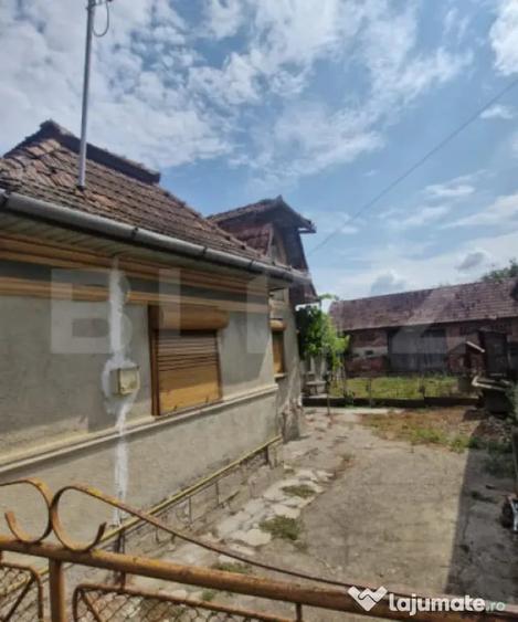 Casă cu 3 camere cu Teren 3900 Mp în Războieni-Cetate