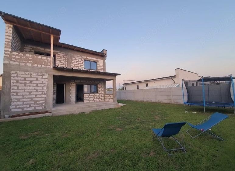 Casă cu Teren 470 Mp în Șimnicu de Sus