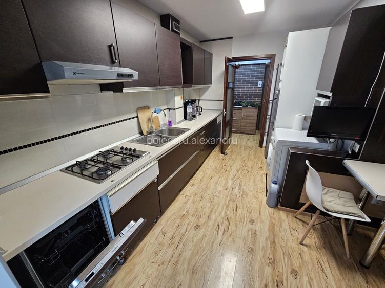 Inchiriez apartament 3 camere Sucesva