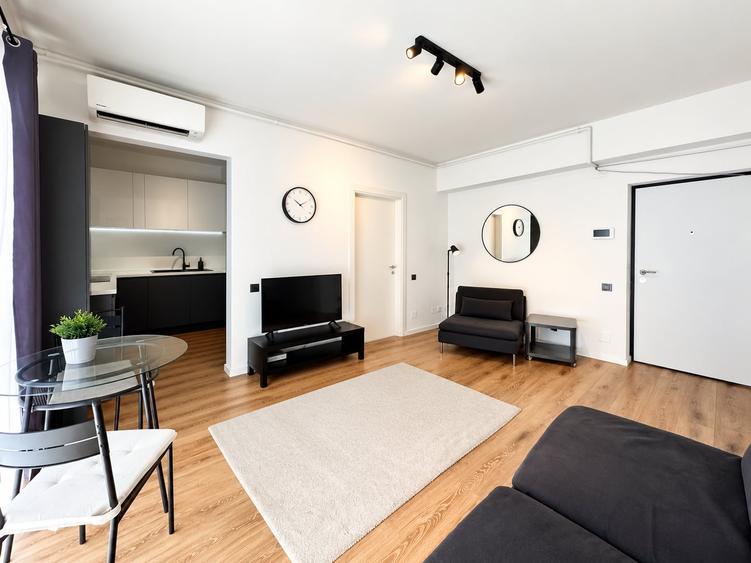 Apartament cu 2 camere semidecomandat în Băneasa