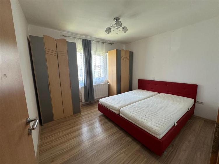 Casă cu 4 camere cu Teren 365 Mp în Exterior Sud