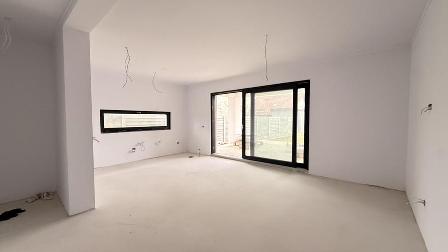 Duplex cu 5 camere cu Canalizare în Dumbrăvița